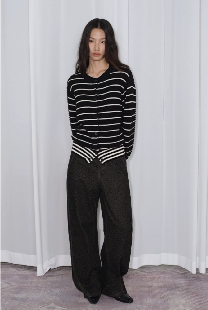 3D 開叉針彎刀香蕉牛仔褲 B4310