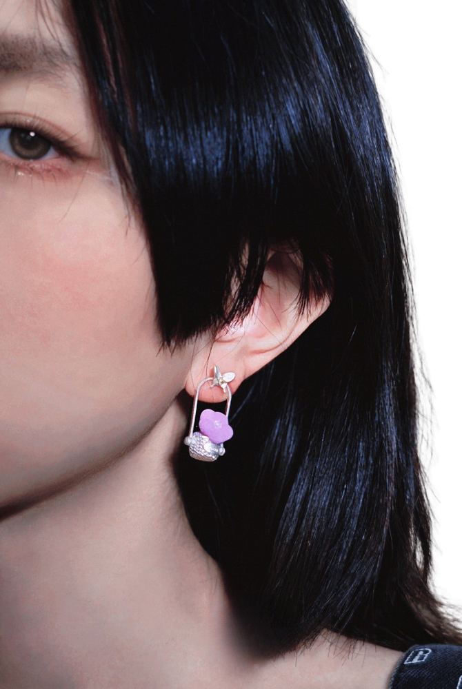 可愛小貓蝴蝶不對稱彩色耳環 B4463