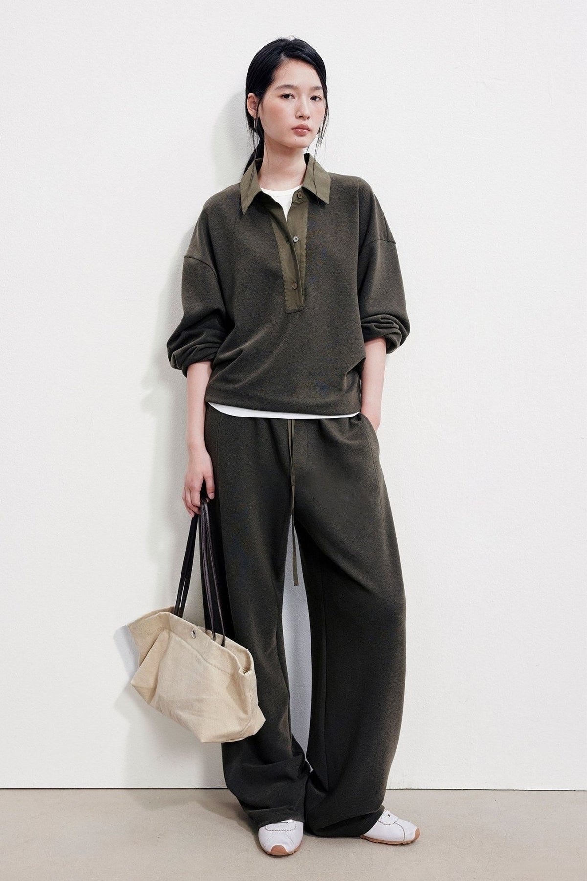 Polo Collar Oversized Sweatshirt & Textured Banana Pants B4998