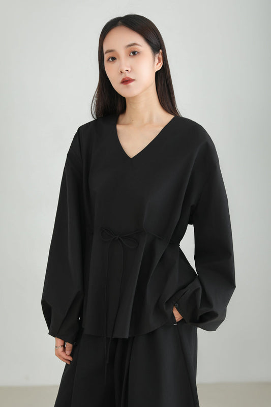 黑色天絲V領簡約上衣B3833