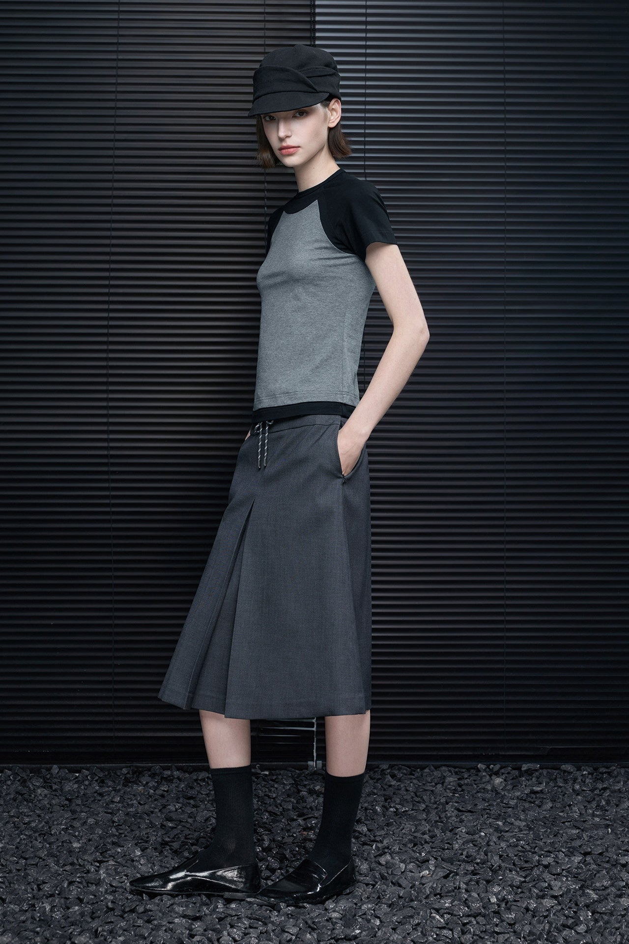 レトロコントラストカラーショートスリムTシャツ B4694