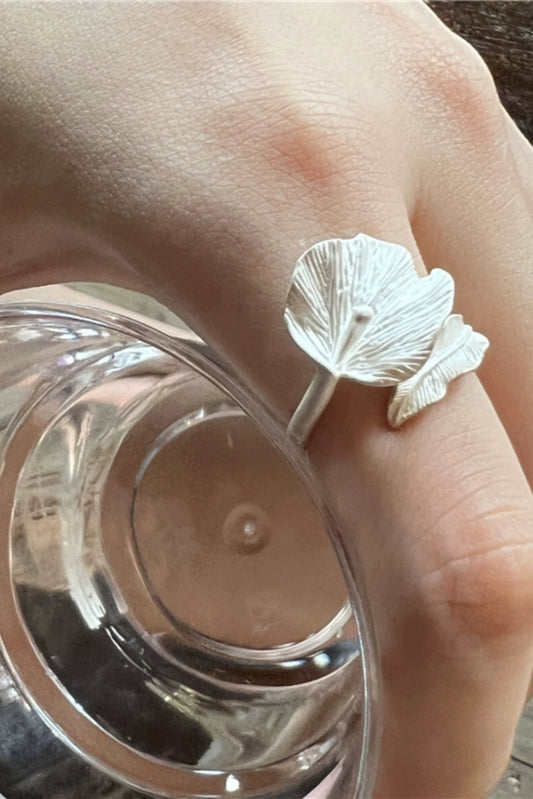 S925バーントホワイトカラーリリーフラワーオープンリング B3720