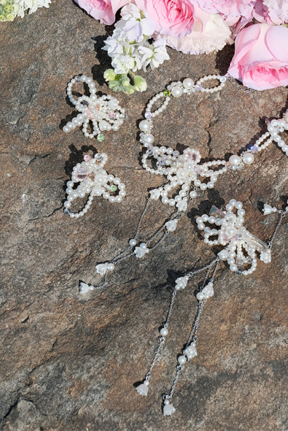 フレンチパールフラワータッセルアームリング B3798