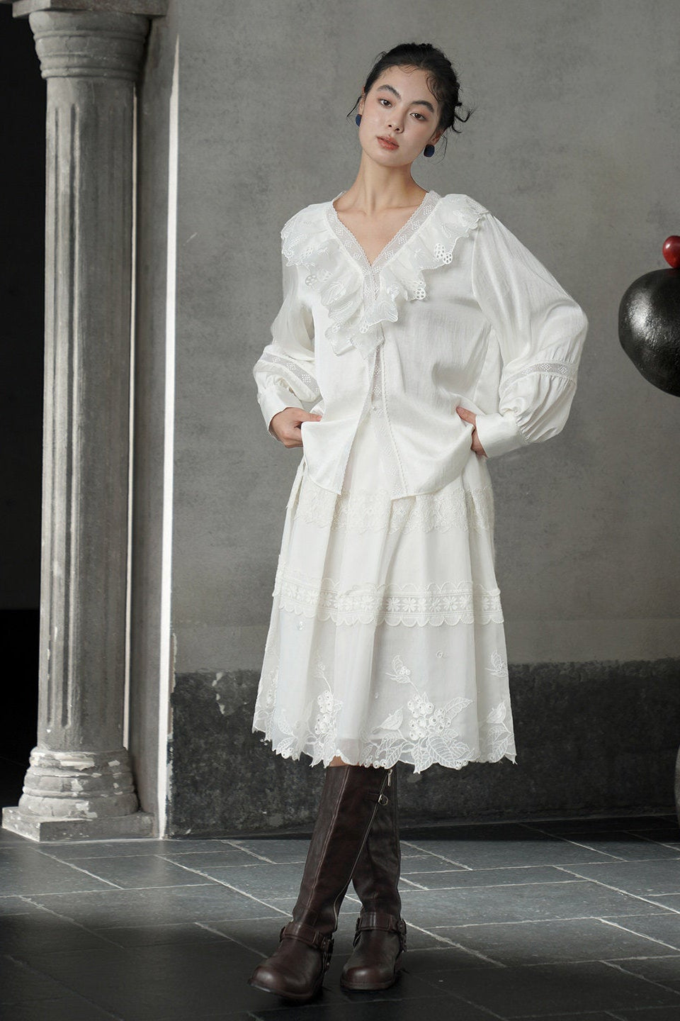 白色3D刺繡中長裙 B4618