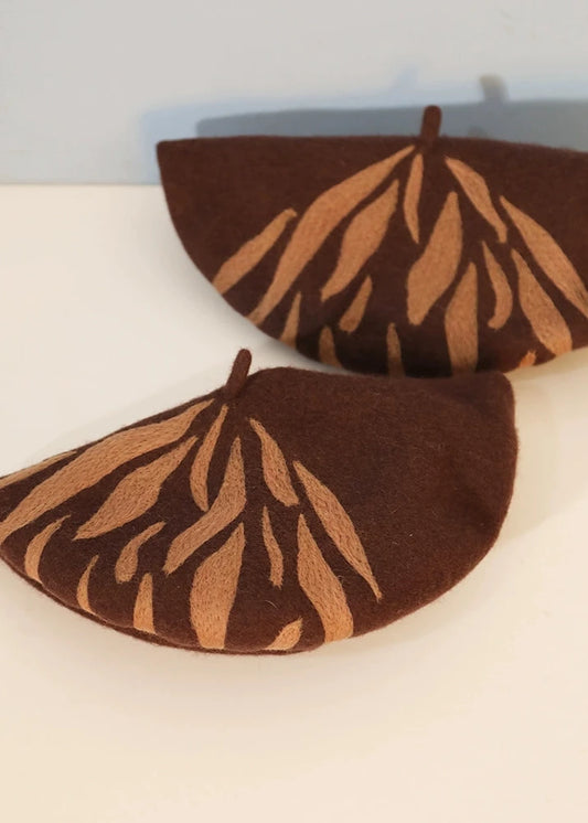 手作り羊毛フェルトゼブラ柄アーティストベレー帽 B3403