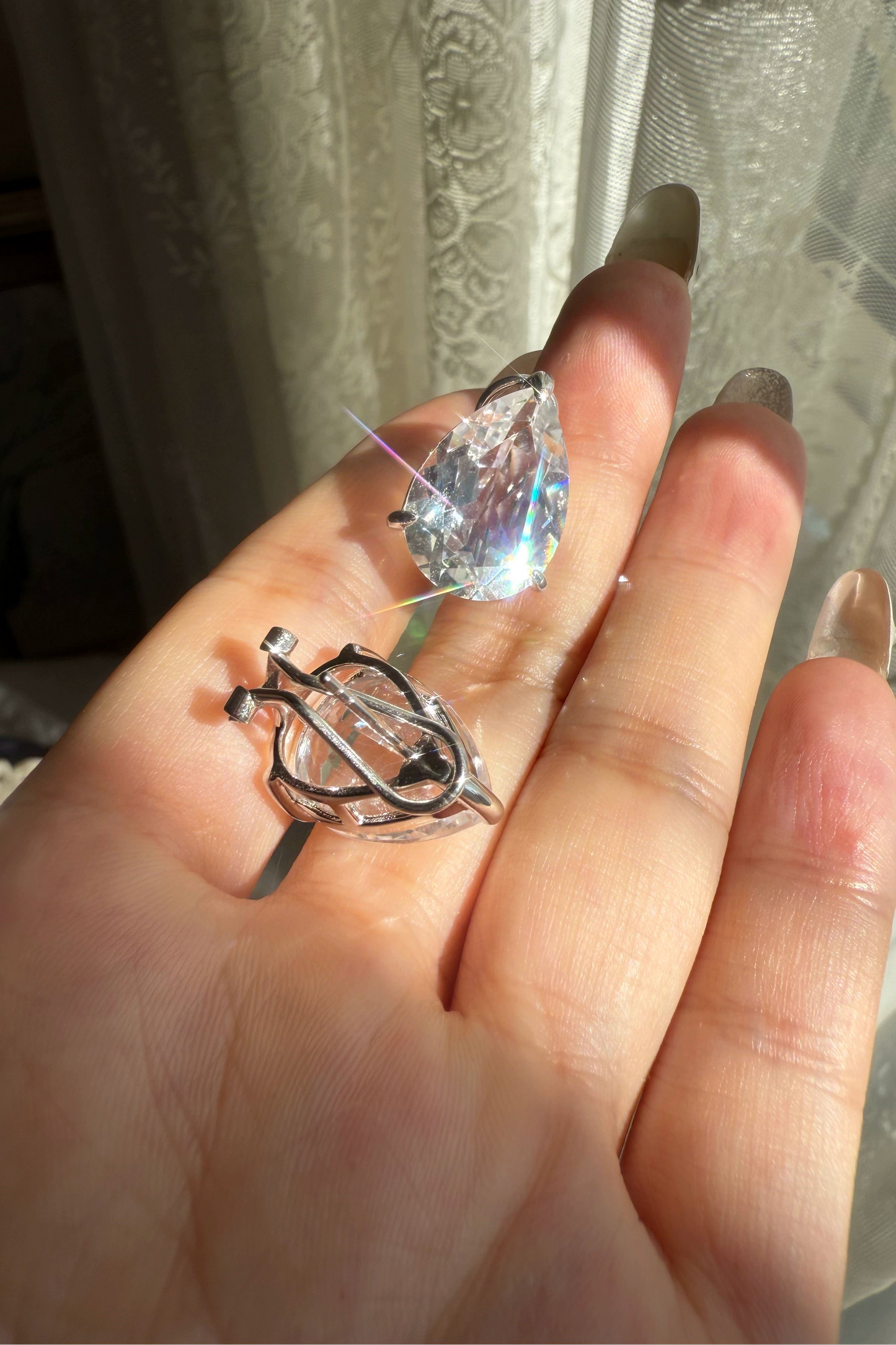 S925 Natural White Crystal Teardrop Earrings B4385