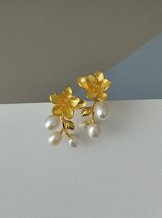 S925ナチュラルパールフリージアピアス B2745