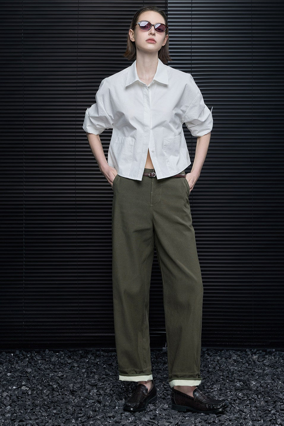 ホワイトコットンミニマリストショートシャツ B4674