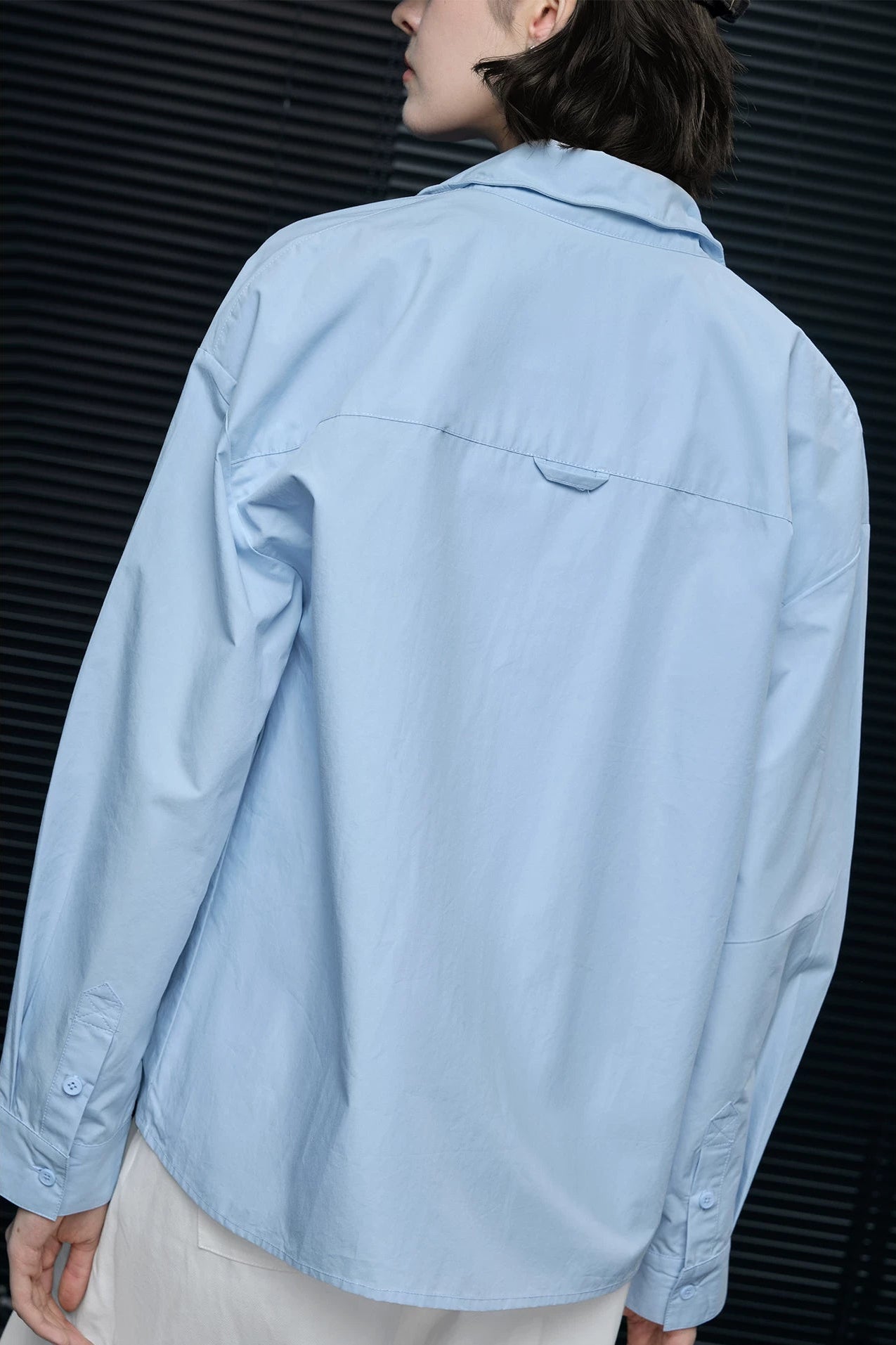 スカイブルーフレキシブルギャザーシャツ B4667