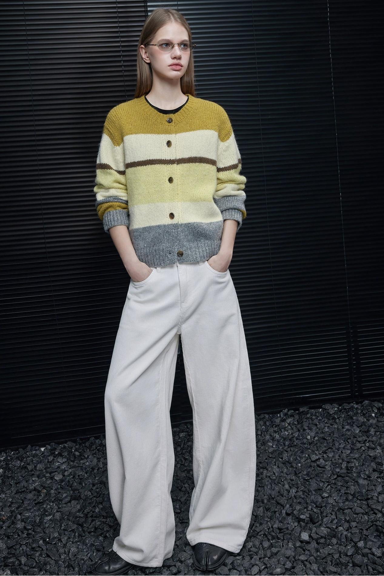 白色燈芯絨闊腿褲 B4548