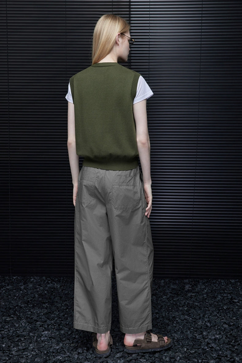 アーミーグリーンニットVネックベスト B3954