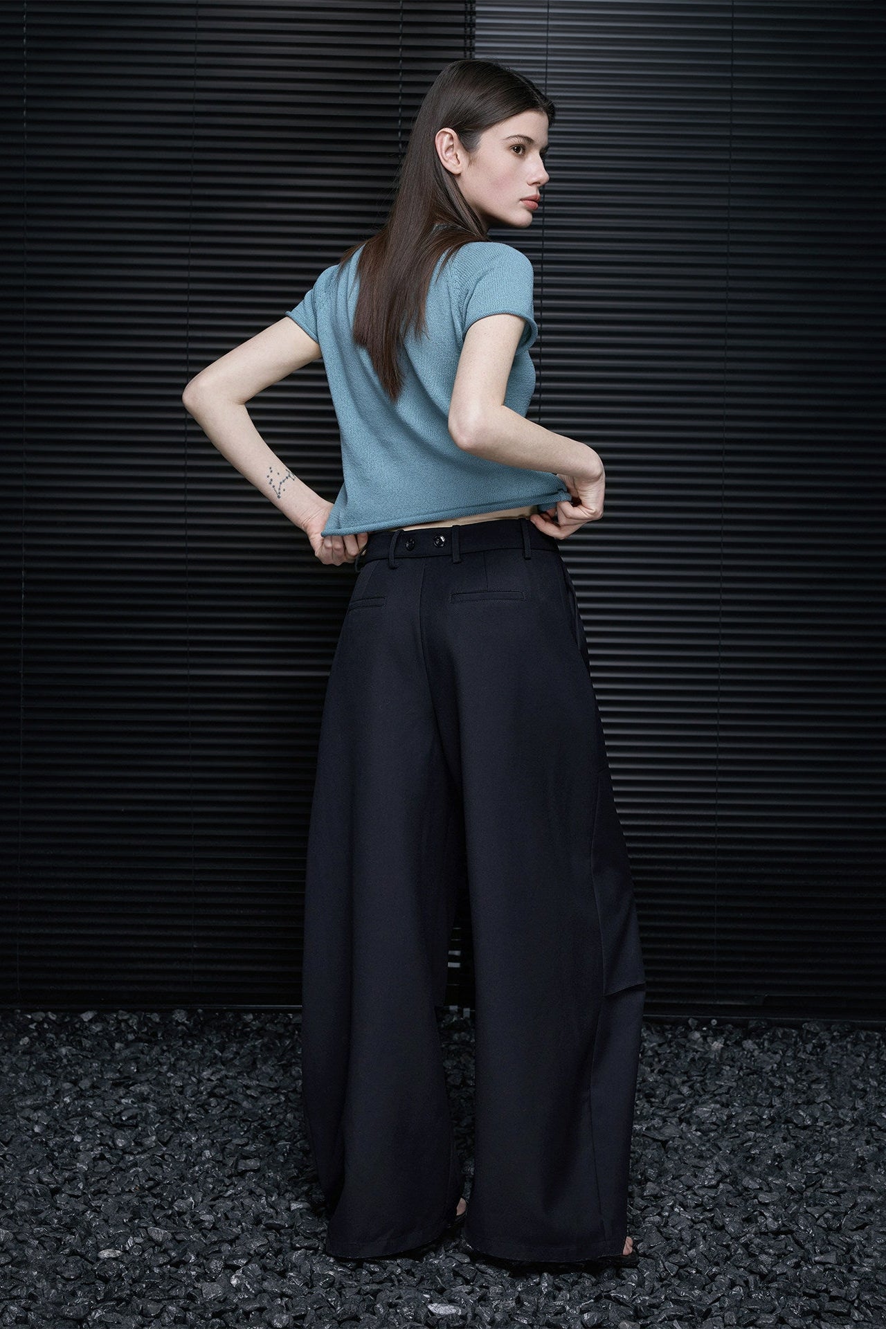Black Scimitar Suit Wide Pants B4716