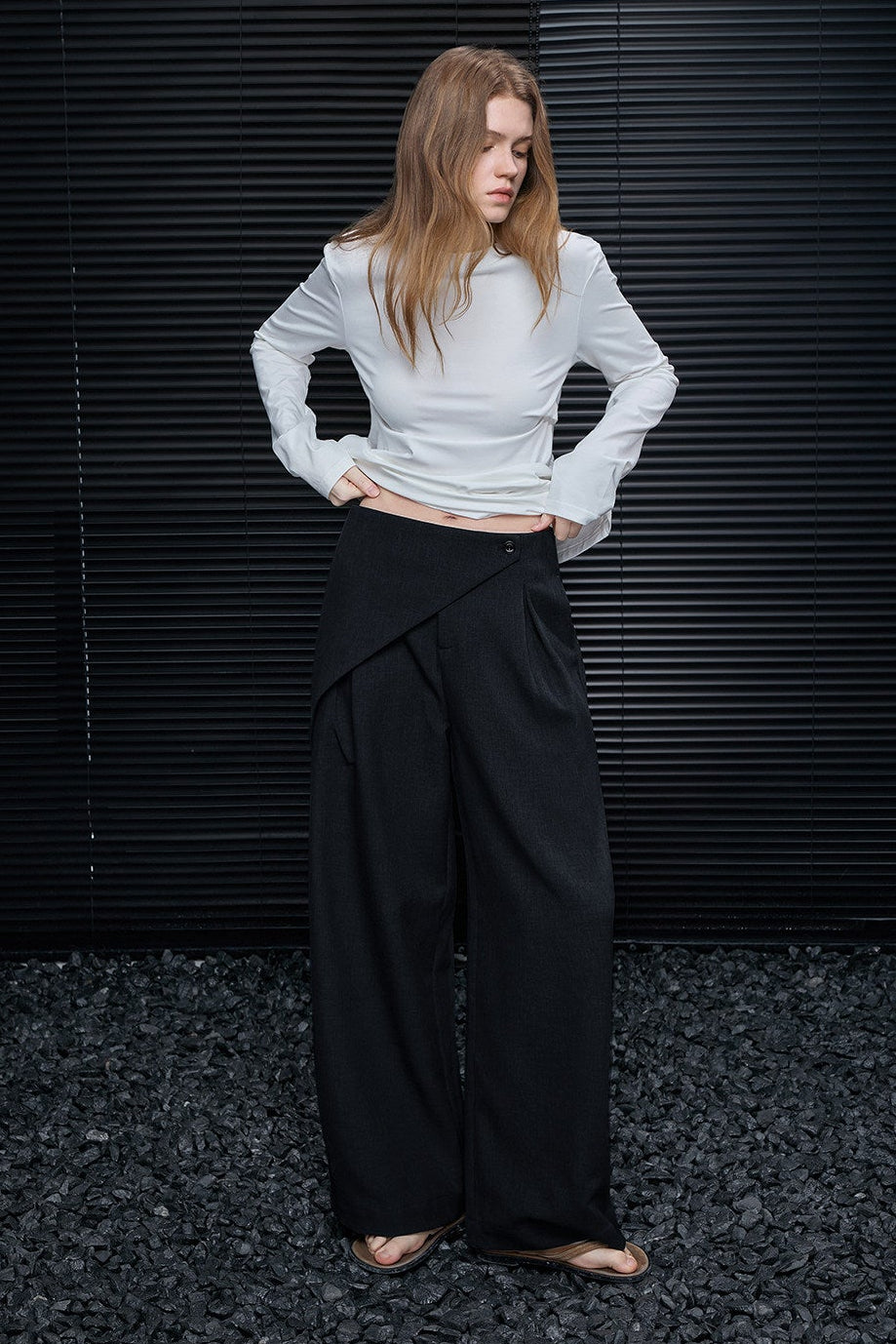 黑色闊腿西裝褲 B4608