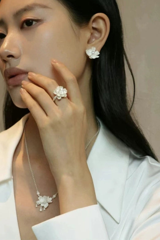 バーントホワイトガーデニアネックレス B3998