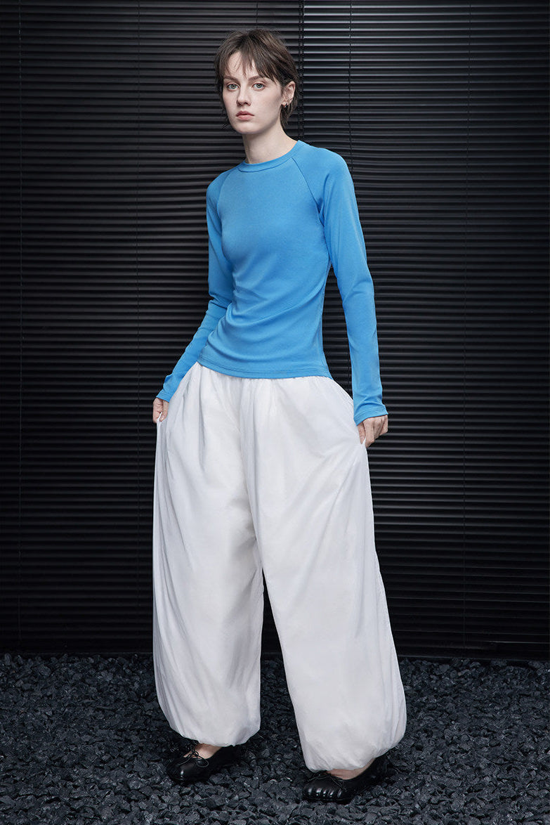 スカイブルースリムフィット長袖Tシャツ B4574