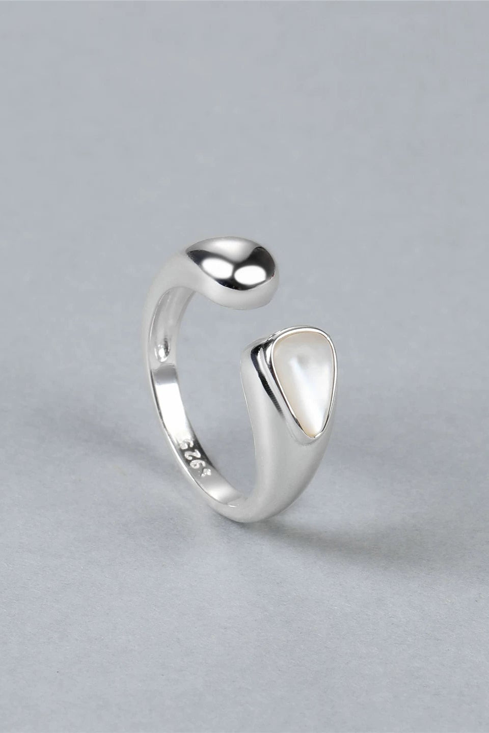 S925マザーオブパールムーンライトオープンリング B4560