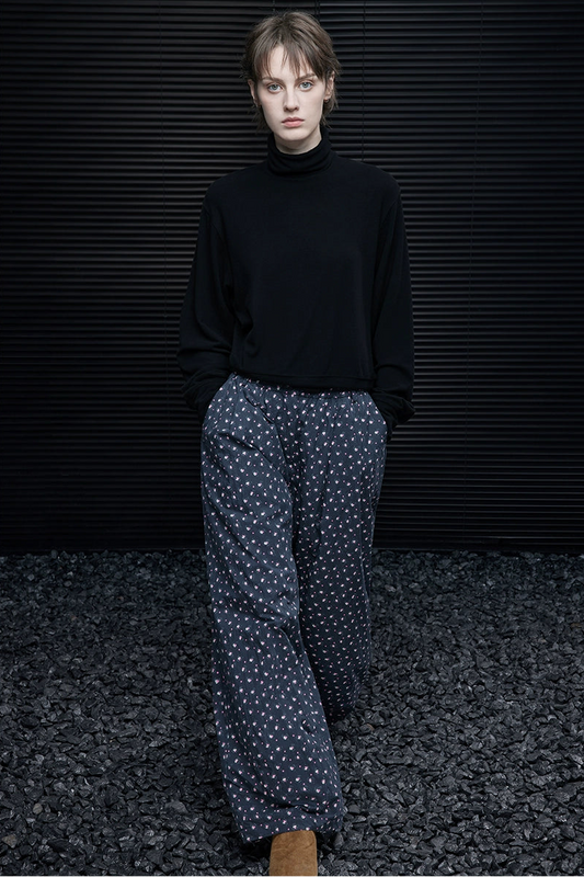 藏青色小碎花寬褲 B4367