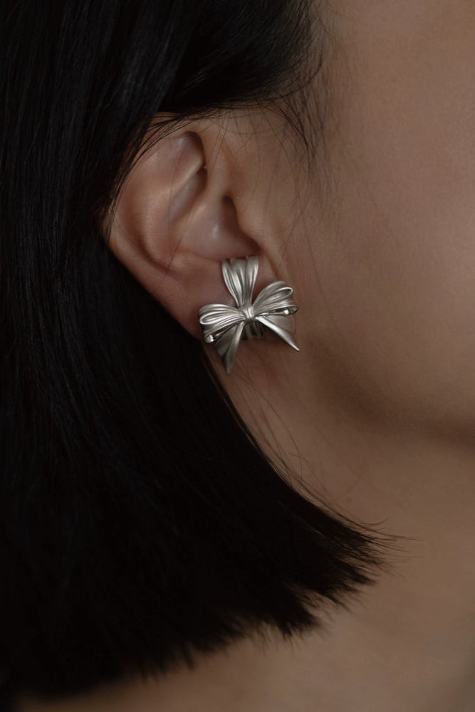 ピアス 1409 セール】YU-KA : クロスピアス バイカラー（ゴールド×シルバー