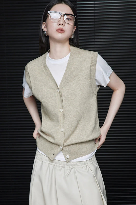 杏色法式V領背心B3301