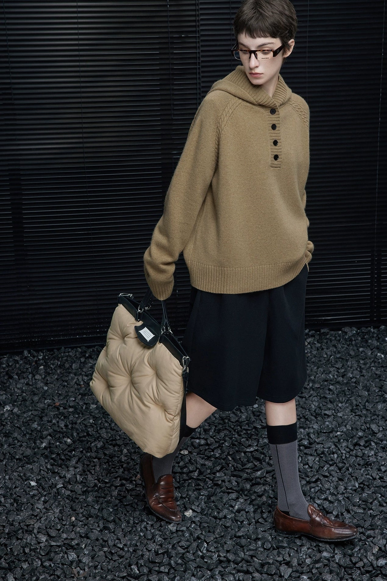 100%ウールカーキフーテッドセーター B4545