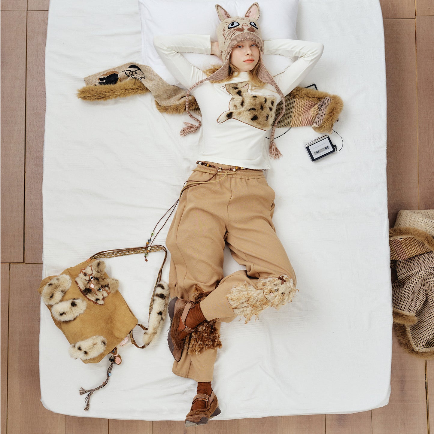 貓馬圖案貼花刺繡高領T卹 B4589