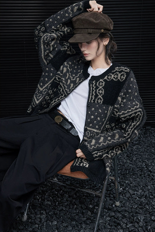 フラワーブラックジャカードニットカーディガン B4417