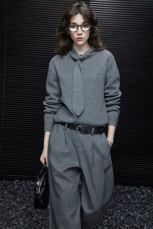 ユニークグレーウール混セーター B3547