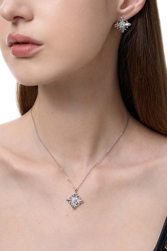 Original Heavy Iris Minimalist Necklace B3581