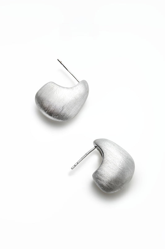 S925バーサタイルプレーンブラッシュドスクエアピアス B4339