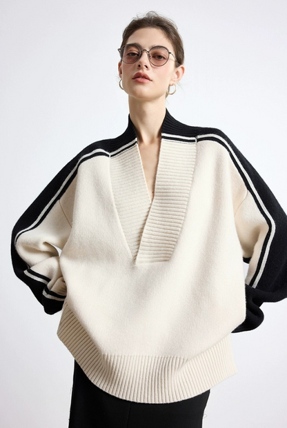 Black and white wool V-neck sweater B4303