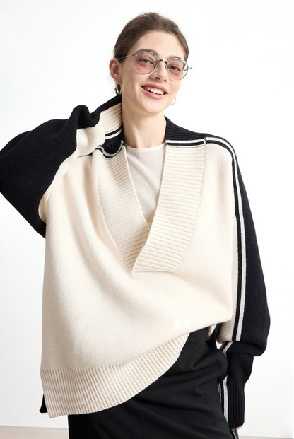 Black and white wool V-neck sweater B4303