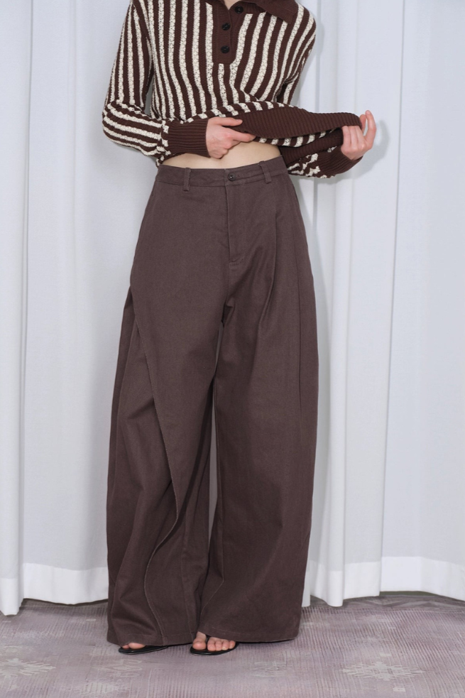 Asymmetrical three-dimensional pleated wide pants B4316