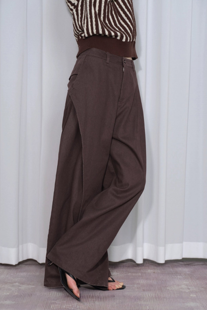 Asymmetrical three-dimensional pleated wide pants B4316