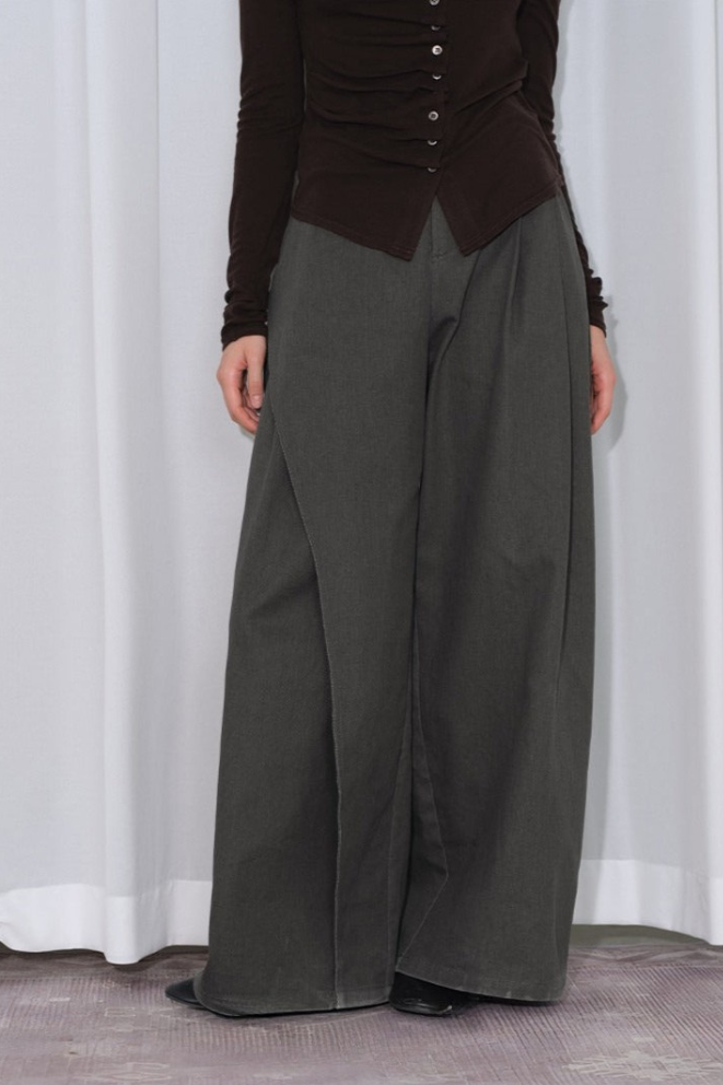 Asymmetrical three-dimensional pleated wide pants B4316