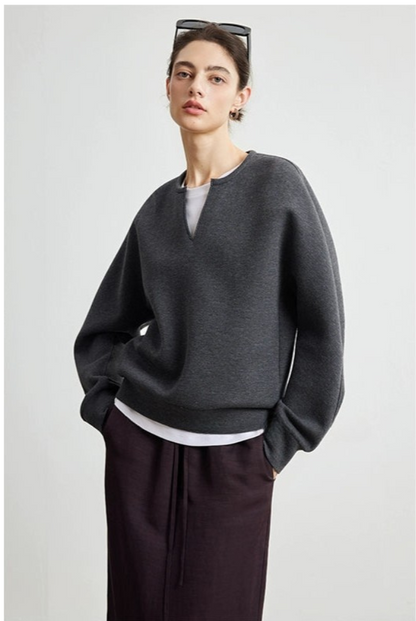 Loose V-neck sweatshirt, pants, and skirt B4330