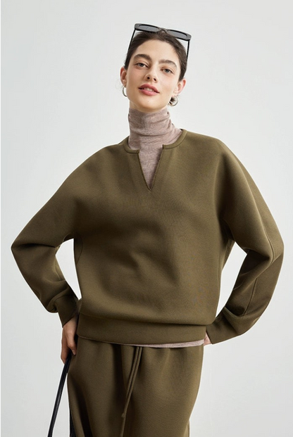 Loose V-neck sweatshirt, pants, and skirt B4330