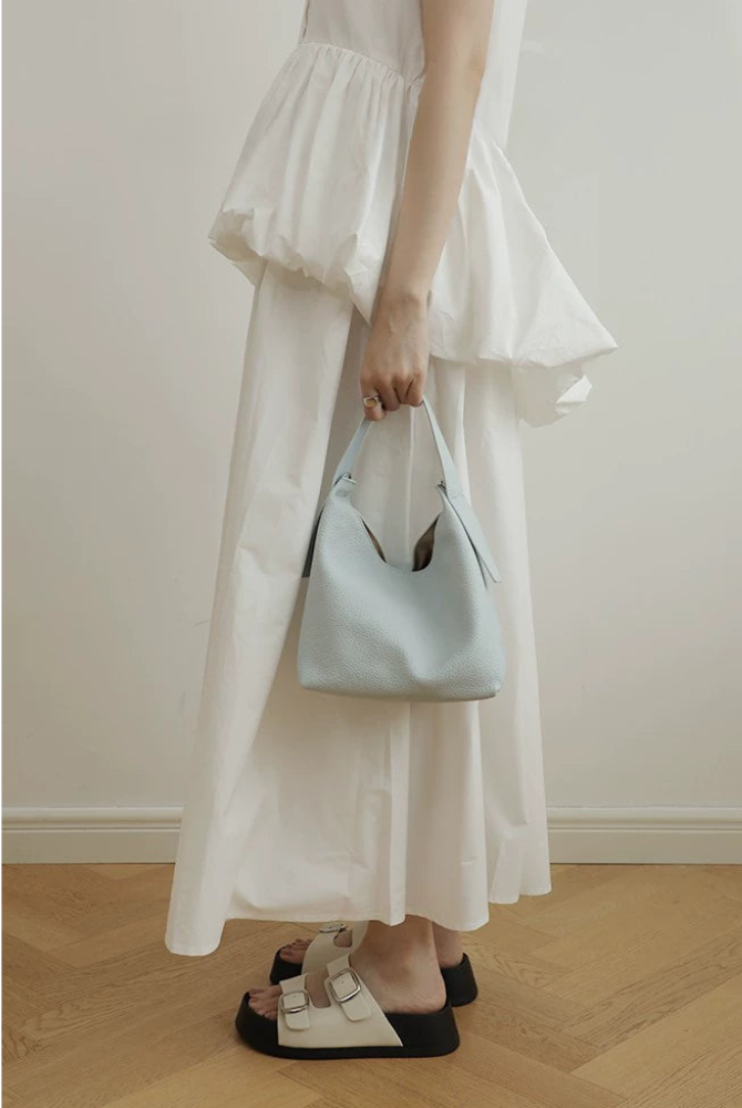 皮革腋下水桶肩背包 B4413