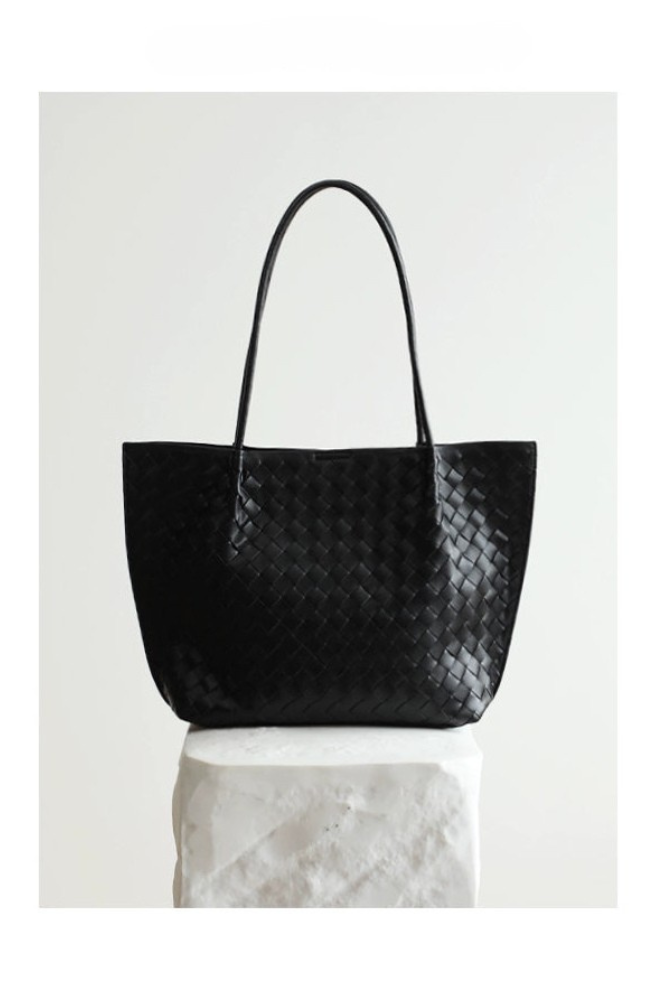 レザーショルダートートバッグ　B4415