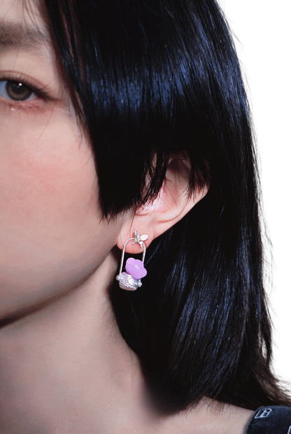 可愛小貓蝴蝶不對稱彩色耳環 B4463