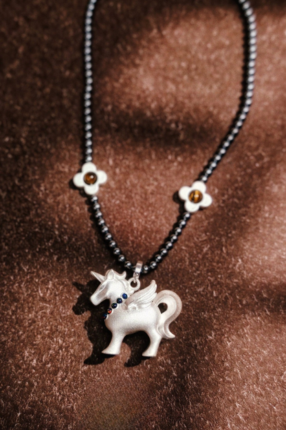 Unicorn pendant necklace B4473