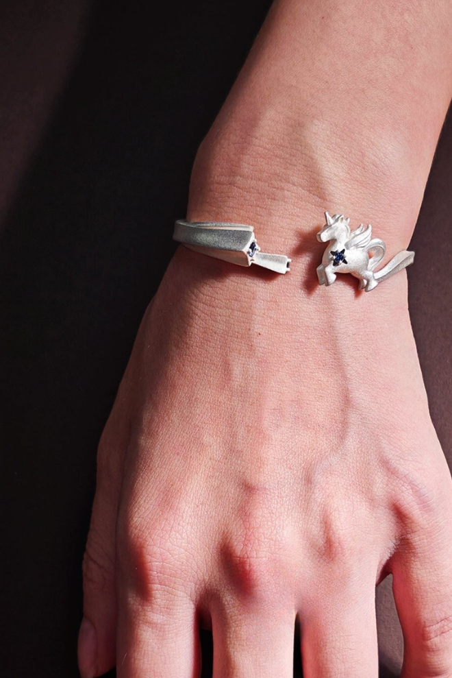 ユニコーンバングルオープンブレスレット　B4477