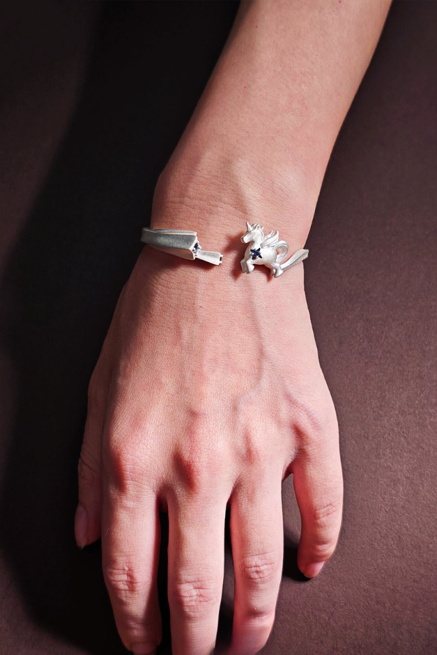 ユニコーンバングルオープンブレスレット　B4477