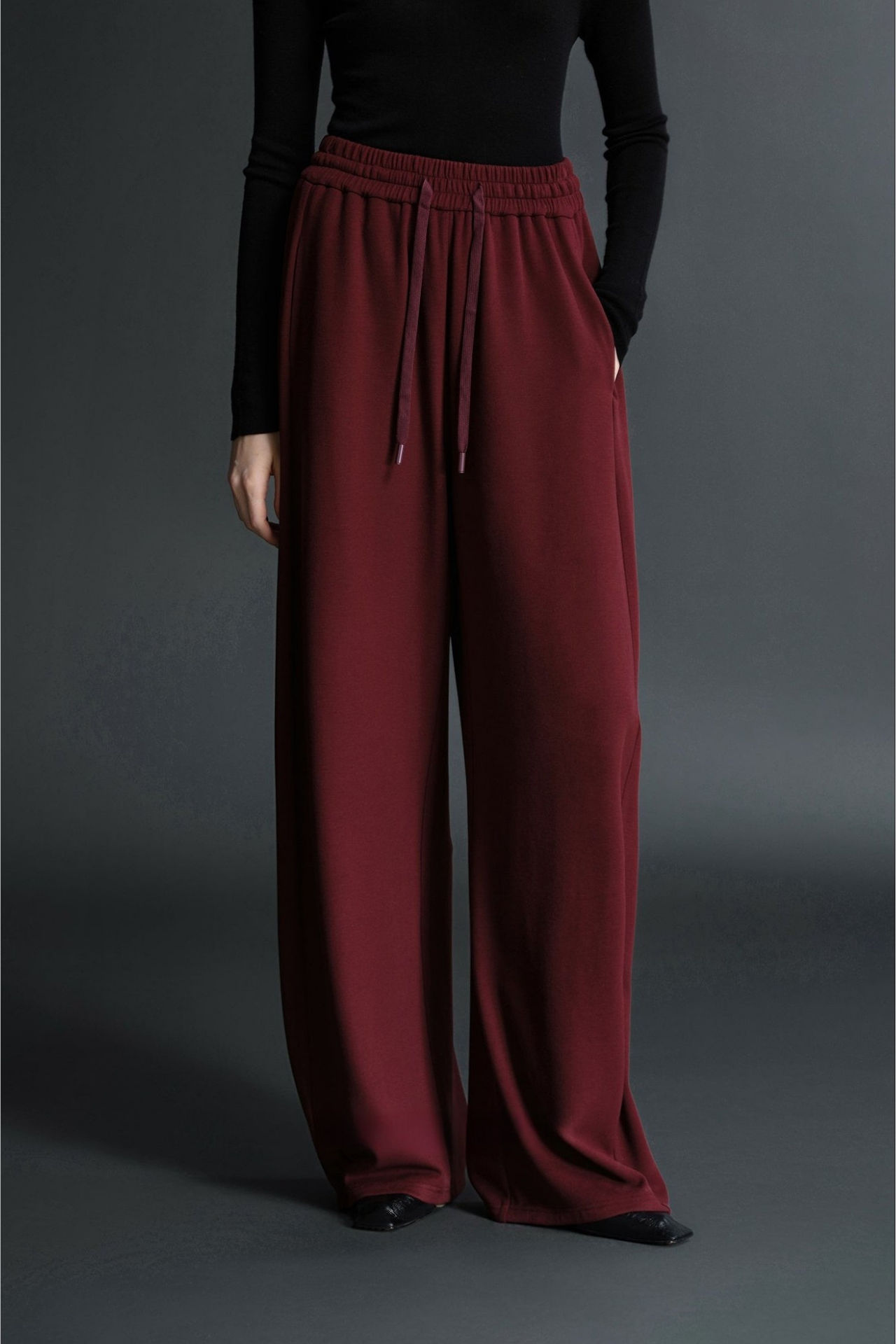 ブラックテクノロジーシンプルゴムウエストワイドパンツ　B4483