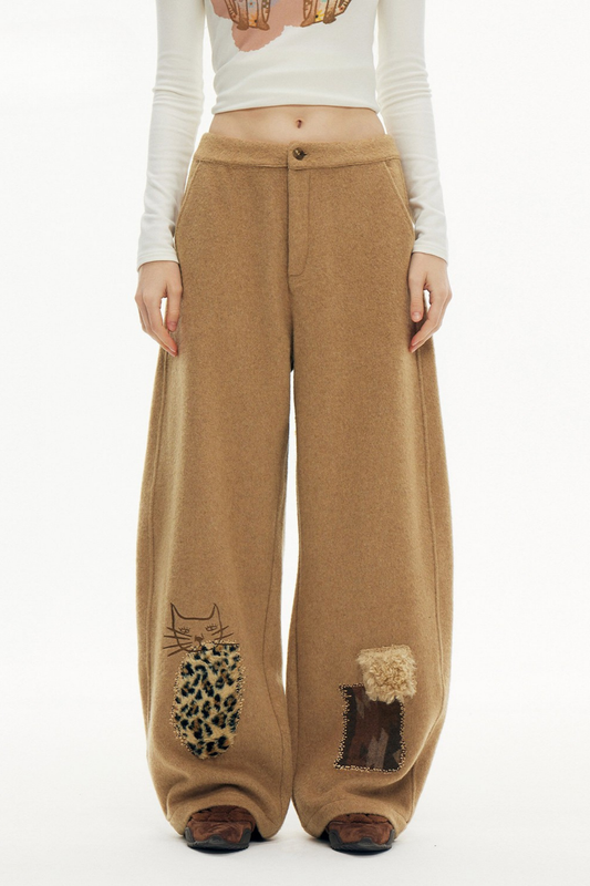 キャットアップリケ刺繡ウール混シミターパンツ　B4590