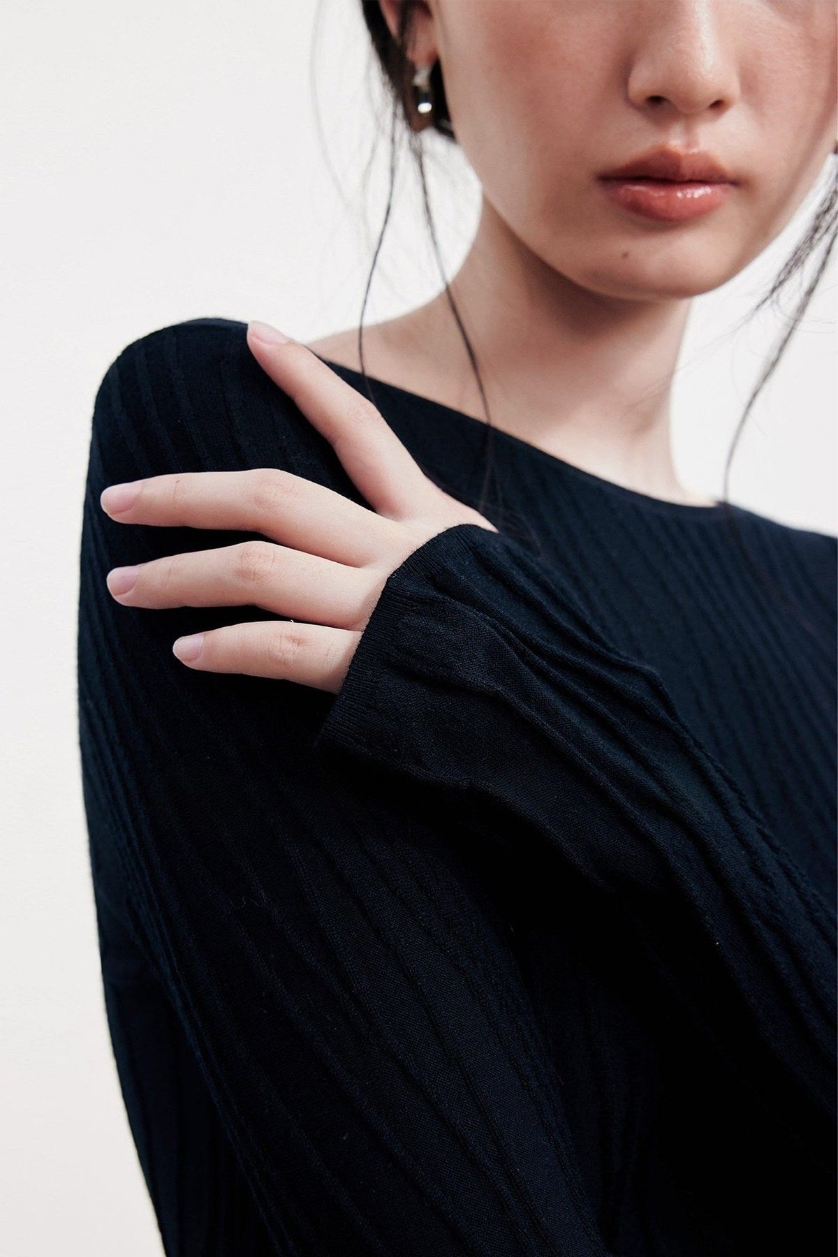 100% Wool Wrinkled Design Asymmetrical Boat Neck Slim Top B4989