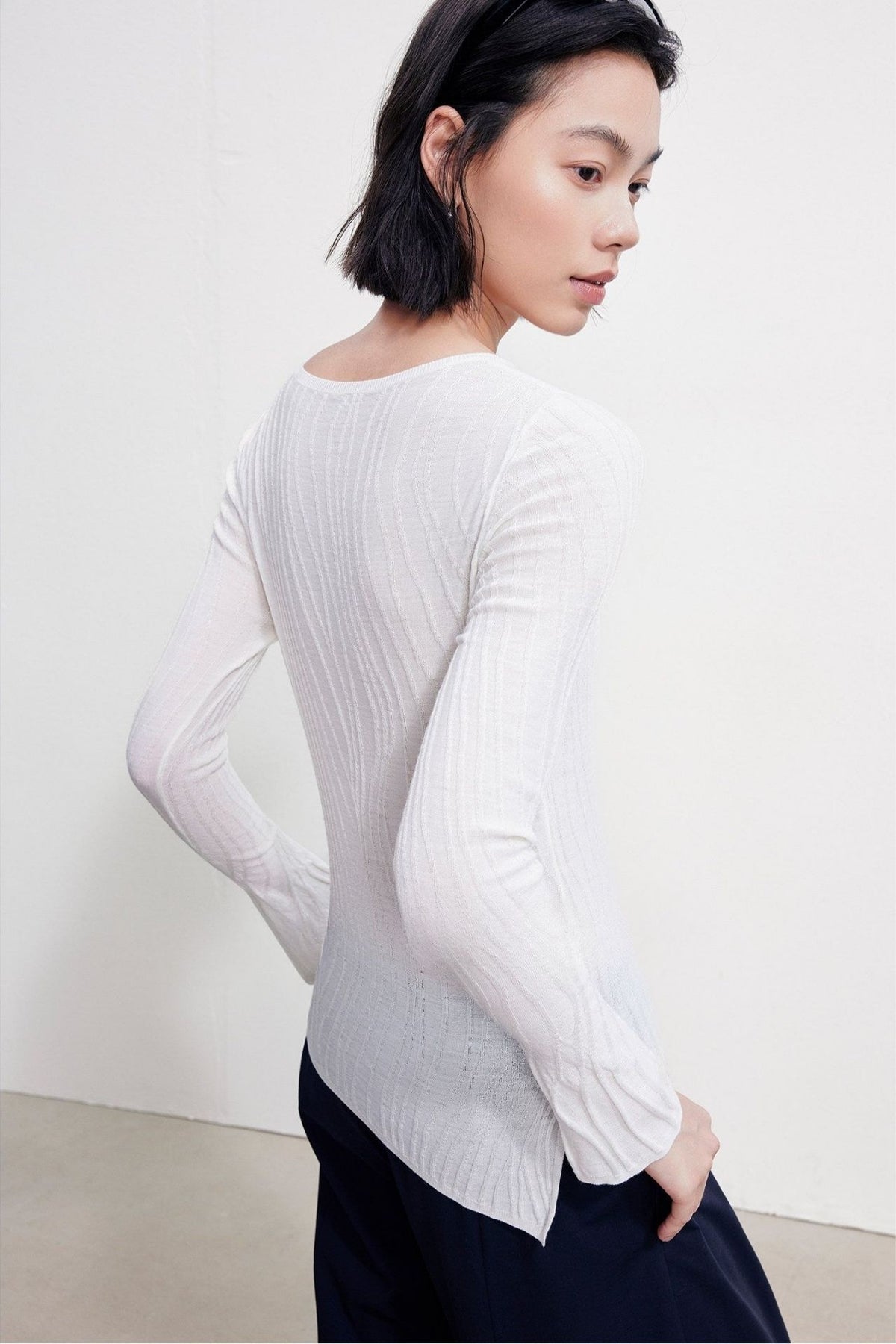 100% Wool Wrinkled Design Asymmetrical Boat Neck Slim Top B4989