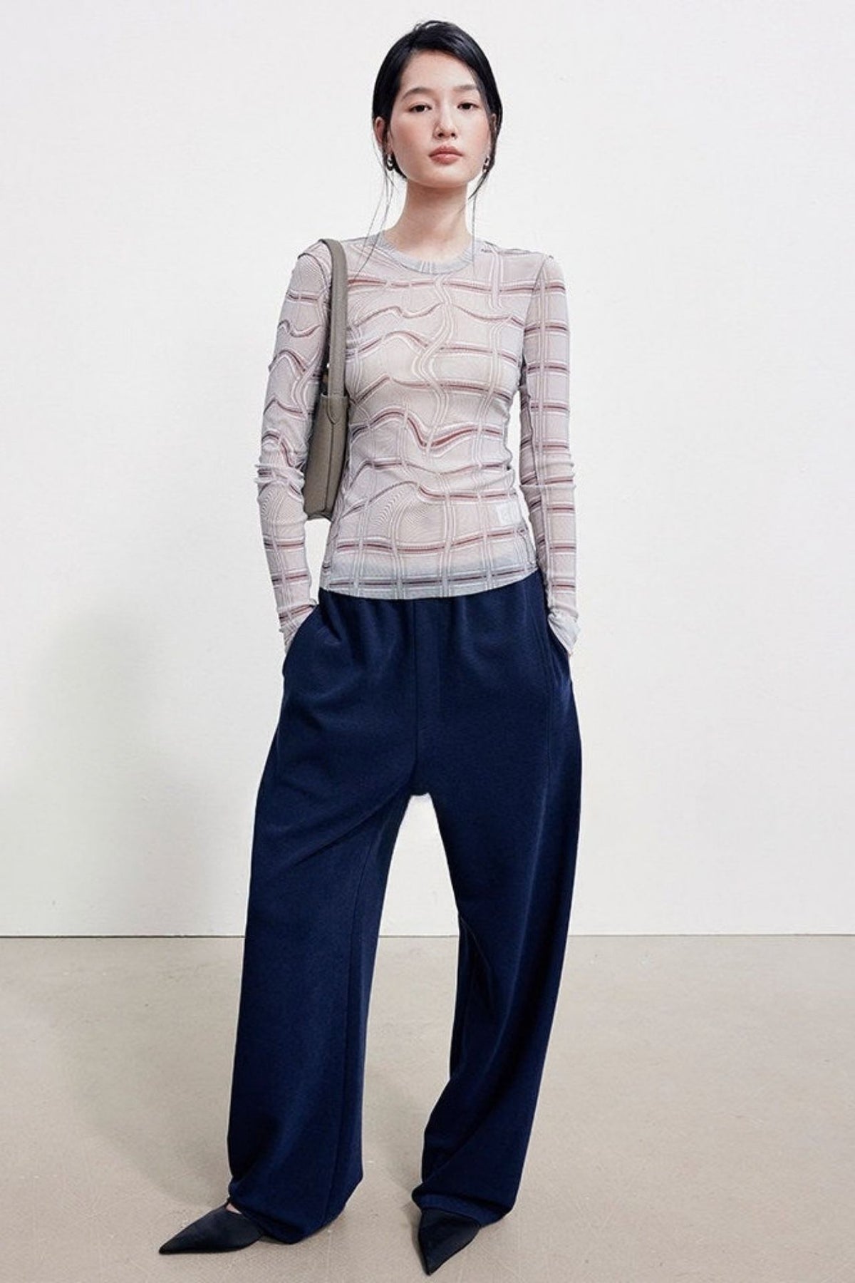 Printed Mesh Slim-Fit Long-Sleeve Top B4991