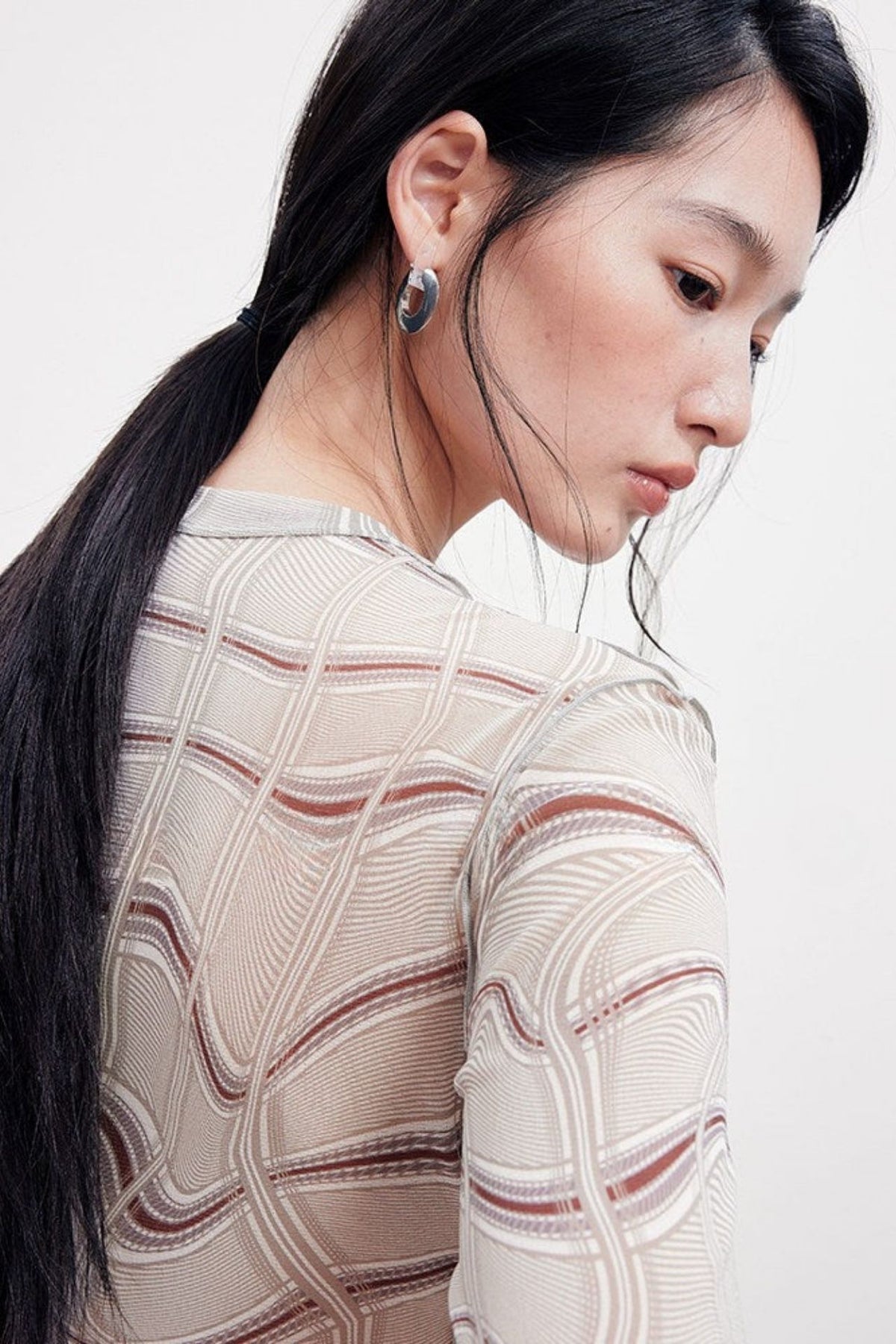 Printed Mesh Slim-Fit Long-Sleeve Top B4991