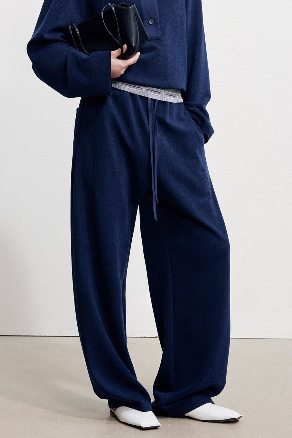 Polo Collar Oversized Sweatshirt & Textured Banana Pants B4998