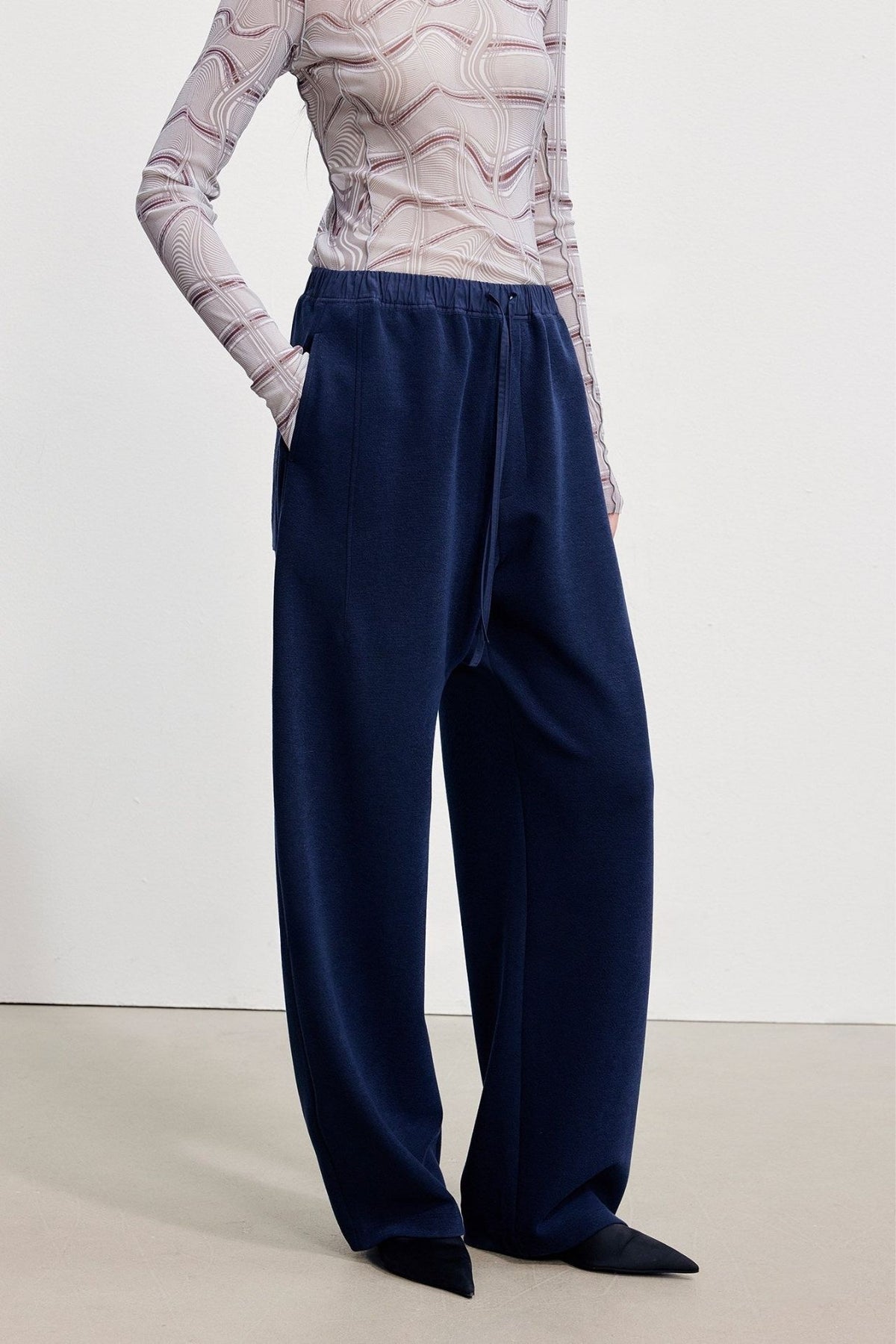 Polo Collar Oversized Sweatshirt & Textured Banana Pants B4998